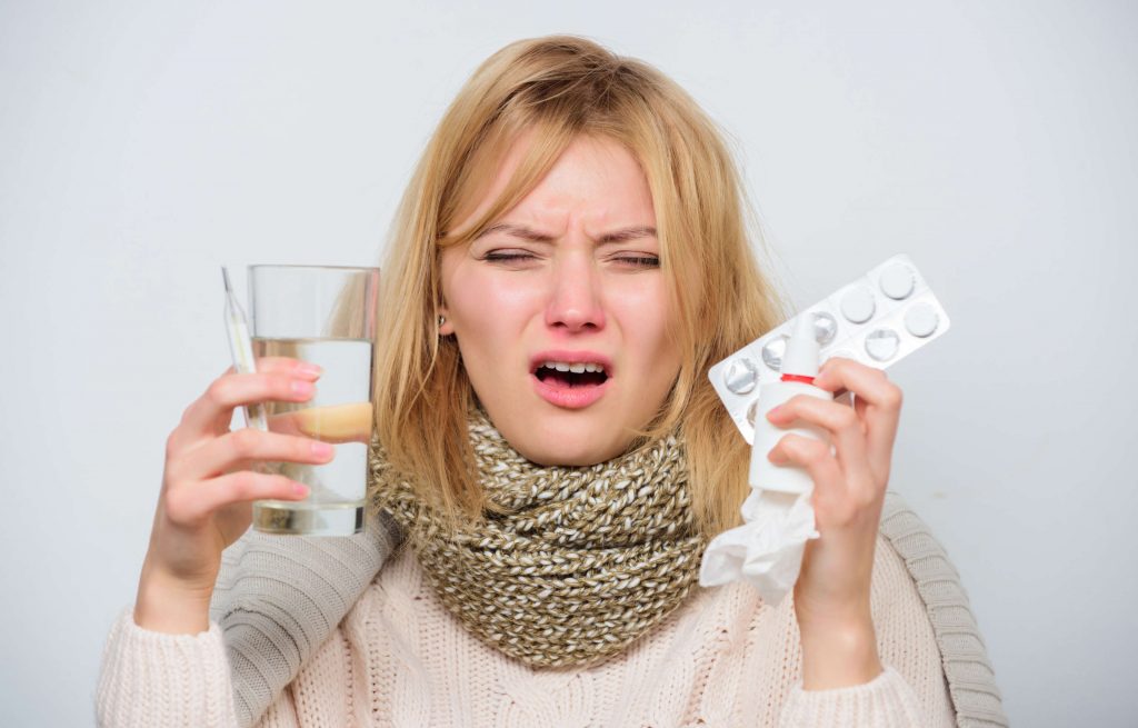 Theraflu: Tablety a tvrdé kapsule na úľavu od chrípky, prechladnutia a vlhkého kašľa