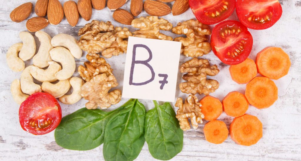 Vitamín B7: Zdroje v potravinách, výhody a účinky v tele a príznaky jeho nedostatku