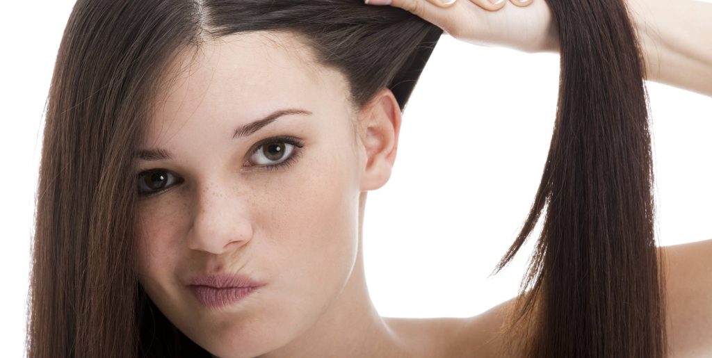 6 overených rád, čo pomáha a čo je dobré na poškodené vlasy a ako na ne pôsobiť
