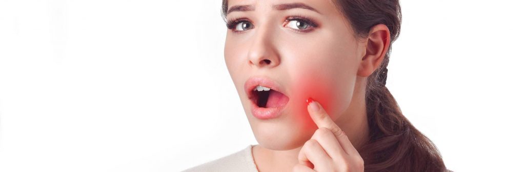 Čo pomáha na zápal ústnej dutiny? Tu sú najlepšie bylinky a rady, ako ho liečiť doma