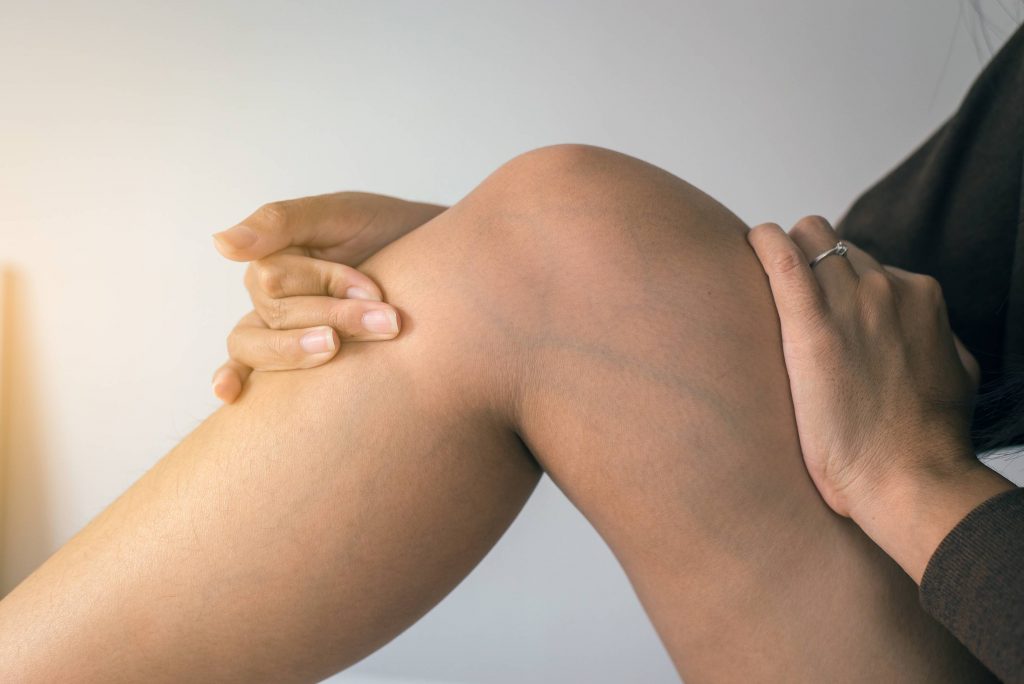 Pomáha na kŕčové žily na rukách, nohách, chodidlách alebo stehnách aj domáca liečba?