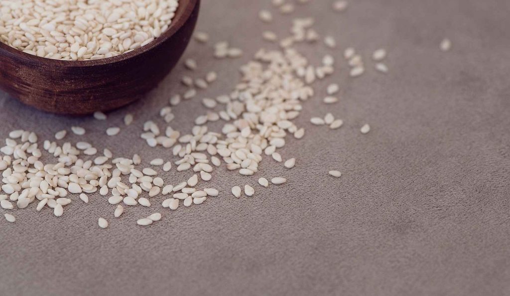 Sezamové semienka: Aké sú použitie a účinky na zdravie, čo obsahujú a denná dávka