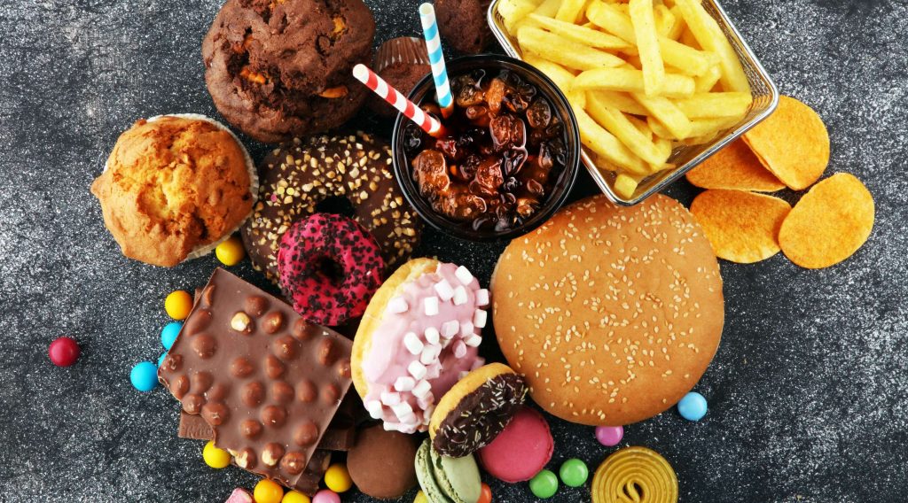 Čo nejesť pri chudnutí alebo ak chcem schudnúť? Vyhýbajte sa týmto 12 potravinám
